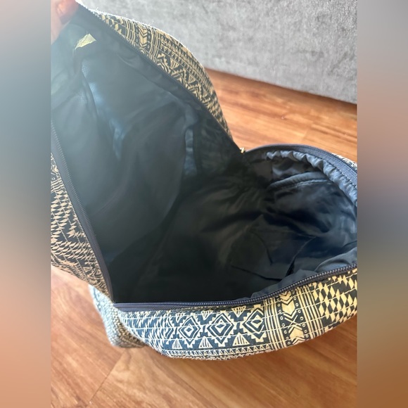 Backpack - Picture 2 of 5